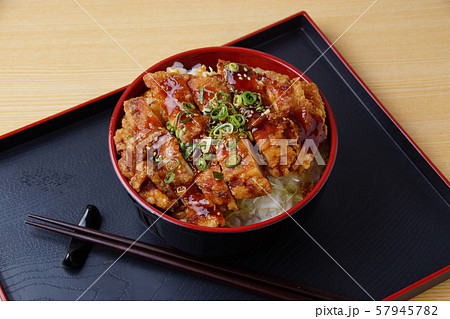 チキンカツ丼 チキンカツ丼 57945782