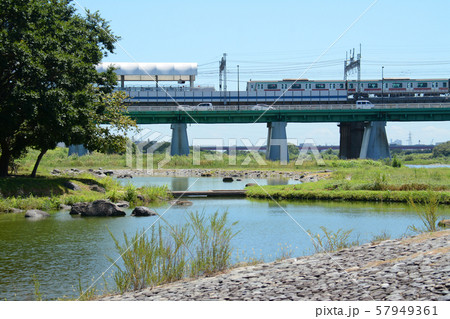 東京都世田谷区二子玉川 兵庫島公園からの田園都市線 の写真素材 東京都世田谷区二子玉川 兵庫島公園からの田園都市線 の写真素材