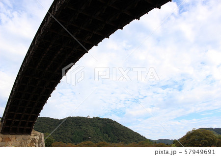 錦帯橋と青い空 錦帯橋と青い空 57949691