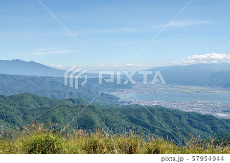 高ボッチ高原から諏訪湖を望む 57954944