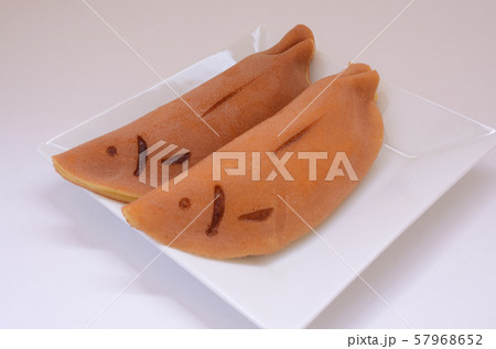 初夏の和菓子 若鮎 初夏の和菓子 若鮎 57968652