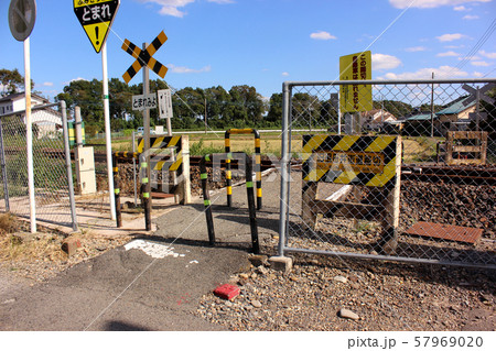 烏山線・下野花岡駅の最寄にある歩行者用踏切(1) 烏山線・下野花岡駅の最寄にある歩行者用踏切(1) 57969020