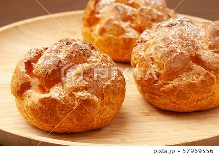 シュークリーム 57969556