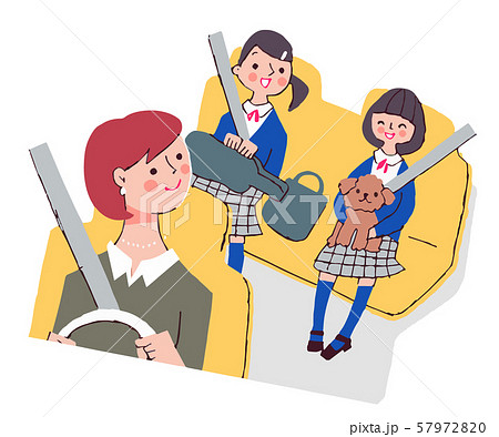 自動車の車内での親子 57972820