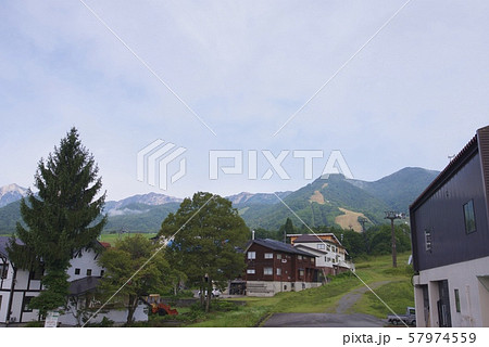 栂池高原のゴンドラ乗りからの眺め(長野県北安曇) 栂池高原のゴンドラ乗りからの眺め(長野県北安曇) 57974559