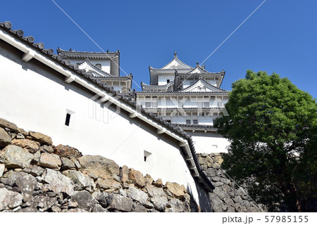 姫路城　矢座間と天守閣 57985155