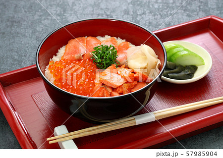 鮭いくら丼 鮭いくら丼 57985904