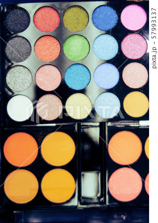 Eye shadow palette and brushes Eye shadow palette and brushes 57993137