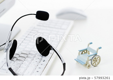 介護　医療　病院　パソコン　保険　コールセンター 57993261