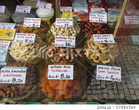 世界遺産 ポルトガル ポルト ボリャオン市場 ドライフルーツ 世界遺産 ポルトガル ポルト ボリャオン市場 ドライフルーツ 57993564