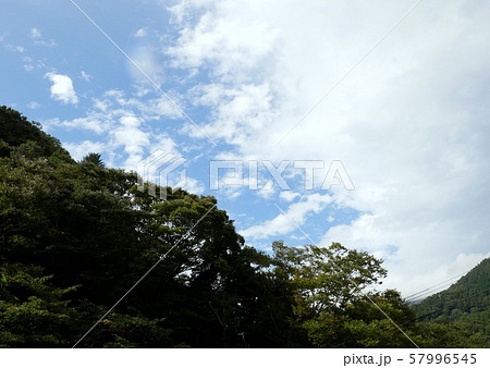 箱根の秘境　蛇骨渓谷　太閤の石風呂 57996545