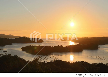ともやま公園展望台から見る英虞湾 ともやま公園展望台から見る英虞湾 57997495