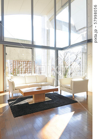 リビングルーム　住宅 57998056