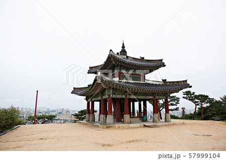 楼閣 家 瓦屋 57999104