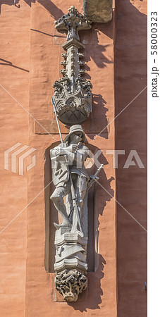 Statue of the knight 58000323