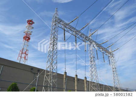 荒川区東尾久にある田端変電所 電波塔と送電施設 荒川区東尾久にある田端変電所 電波塔と送電施設 58001582