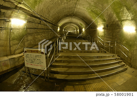 土合駅の階段４ 58001901