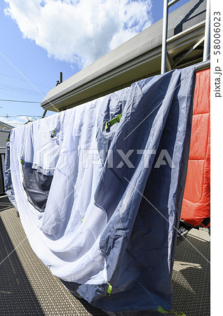 テントやシュラフを干す テントやシュラフを干す 58006023