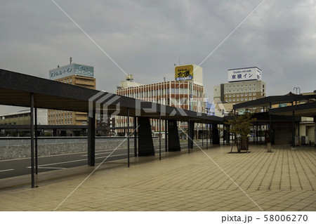 JR敦賀駅 駅前ロータリー 福井県敦賀市 JR敦賀駅 駅前ロータリー 福井県敦賀市 58006270