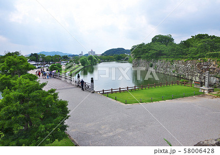 姫路城の桜門橋と堀 姫路城の桜門橋と堀 58006428