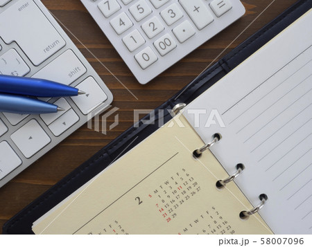 ビジネスイメージ・カレンダー・キーボード・手帳 58007096