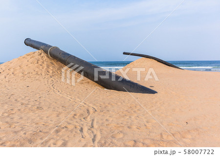 Long Black Pipe Beach Ocean 58007722