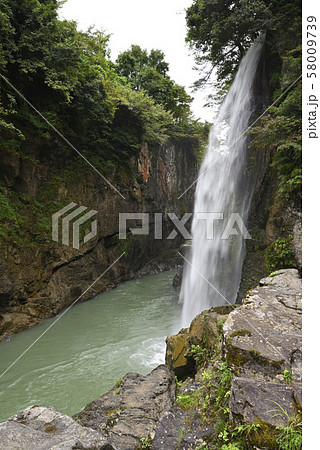綿ヶ滝　手取峡谷（石川県白山市） 58009739