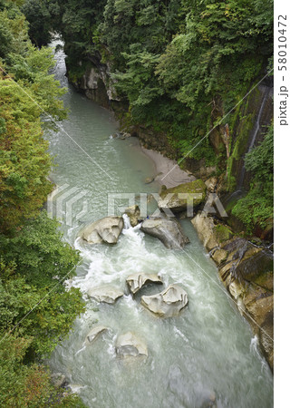 手取峡谷　不老峡（石川県白山市） 58010472