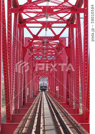 別所線の赤い鉄橋 58010584