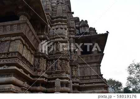 インドのカジュラーホー 世界遺産のカジュラーホー寺院 美しい彫刻の建築物の写真素材 [58019176] PIXTA