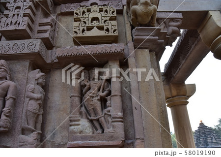 インドのカジュラーホー 世界遺産のカジュラーホー寺院 美しい彫刻の建築物 インドのカジュラーホー 世界遺産のカジュラーホー寺院 美しい彫刻の建築物 58019190