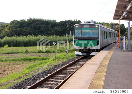 烏山線小塙駅に入線する烏山行電車(2) 烏山線小塙駅に入線する烏山行電車(2) 58019905