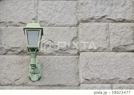 レトロな外灯 58023477