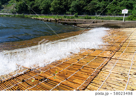 最上川にあるヤナ場 最上川にあるヤナ場 58023498