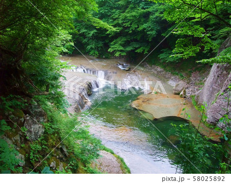 秋保大滝の近くを流れる川 58025892