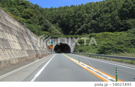 瀬戸内しまなみ海道上り線、近見山トンネル 瀬戸内しまなみ海道上り線、近見山トンネル 58025895
