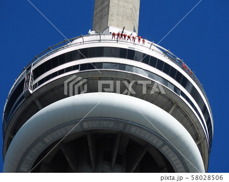 CNタワーの展望台とスリル満点のエッジ・ウォーク 58028506