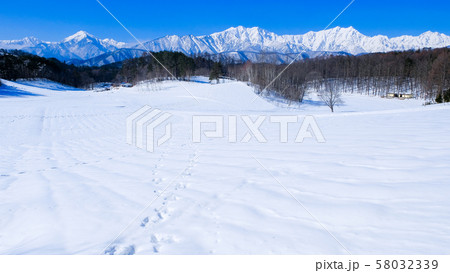 冬の中山高原 （北アルプスを望む） 58032339