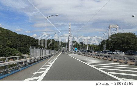 瀬戸内しまなみ海道上り線、新尾道大橋(右は尾道大橋) 瀬戸内しまなみ海道上り線、新尾道大橋(右は尾道大橋) 58033269