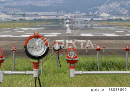 伊丹空港滑走路 58033866