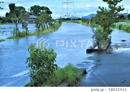 道路冠水 道路冠水 58035411