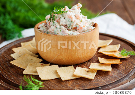 Smoked salmon and cream cheese dip with crackers 58039870