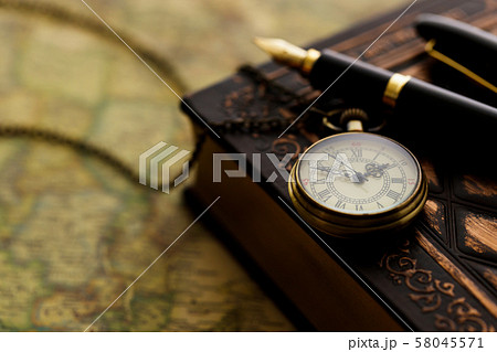 アンティーク 時計 懐中時計 地図 レトロ アンティーク 時計 懐中時計 地図 レトロ 58045571