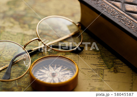 アンティーク 時計 懐中時計 地図 レトロ アンティーク 時計 懐中時計 地図 レトロ 58045587
