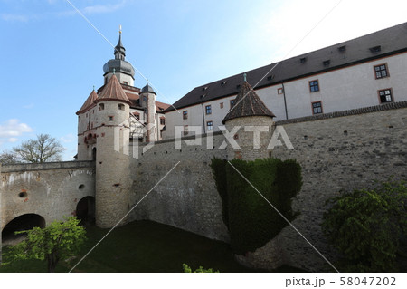 マリエンベルク要塞シェーレンベルク門 58047202