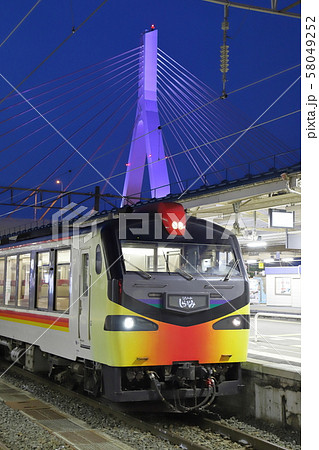 リゾートしらかみ くまげら編成/奥羽本線青森駅① 58049252