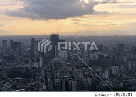 日本の東京都市景観 台風一過（台風15号）で、晴れ間が広がり始めた渋谷＝9月9日撮影 58050581