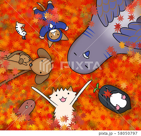 紅葉の布団に寝転がる犬・ネコ・うさぎ・蛸・ペンギン・キジバトさん 58050797