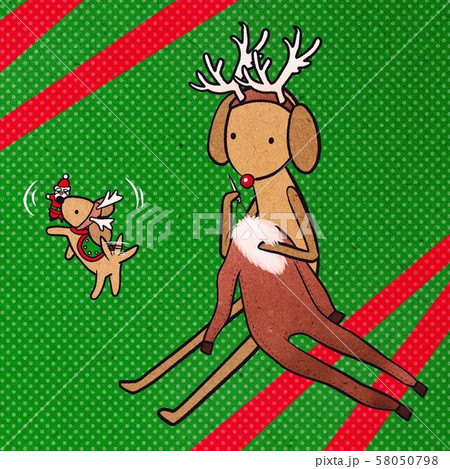 クリスマスの準備にトナカイの着ぐるみや飾り付けを裁縫するイヌさん 58050798