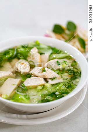 チキンライスヌードルスープの写真素材